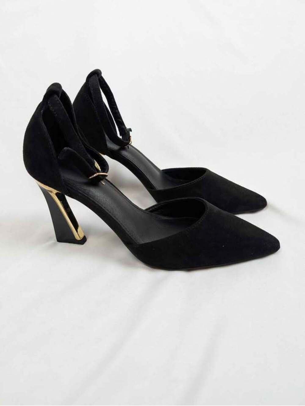 Women's size 6.5 Black Velvet high heel shoes new